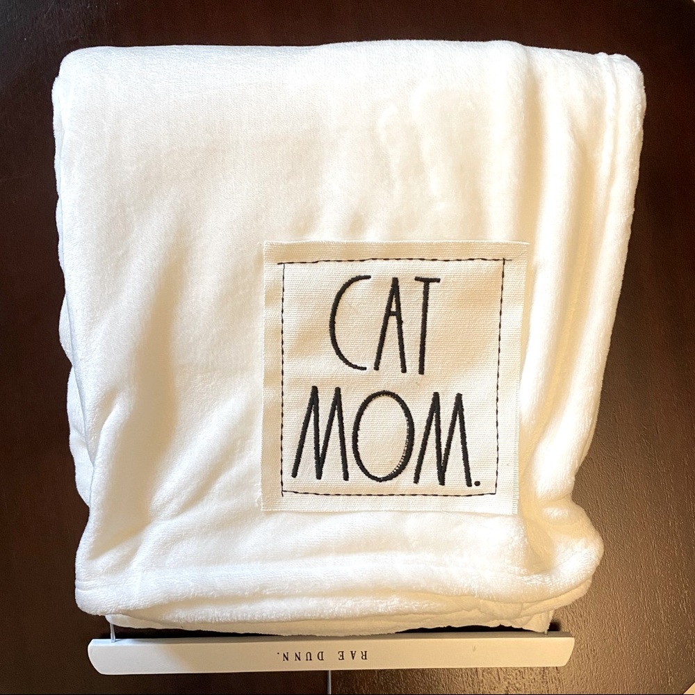 RAE DUNN “CAT MOM” Plush Throw Blanket 50 x 60